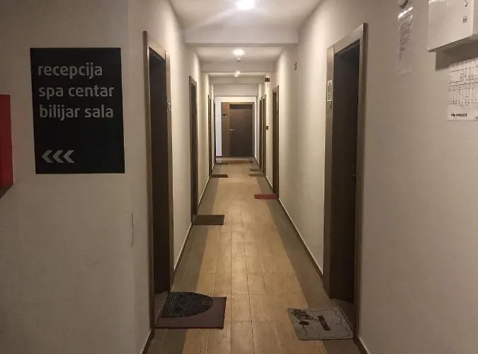 Milmari ,premier 18 Κοπαόνικ